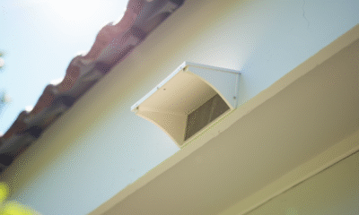 Couverture de ventilation en PVC sous les avant-toits pour protection des oiseaux
